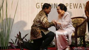 Momen Prabowo Hadiri HUT Adik Ibu Tien Soeharto