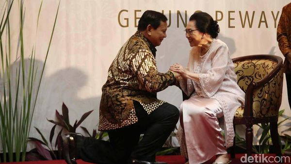 Momen Prabowo Hadiri HUT Adik Ibu Tien Soeharto