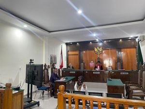 Gelar Pesta Putar Musik Remix, Murni Divonis Bayar Denda Rp 1 Juta Gelar Pesta Putar Musik Remix, Murni Divonis Bayar Denda Rp 1 Juta