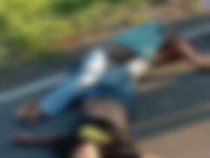 Pemotor Berboncengan Tabrak Dump Truck di Lembata, 2 Orang Tewas