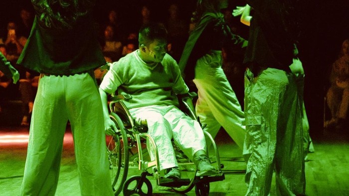 Pentas tari ‘P.I.N.E: Perfection Is Not Everything’.