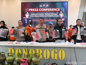 8 Pelaku Pencurian Spesialis Rumah Kosong di Ponorogo Diamankan, 3 Residivis 8 Pelaku Pencurian Spesialis Rumah Kosong di Ponorogo Diamankan, 3 Residivis