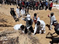 Temuan Mayat di Kuburan Massal RS Gaza, Banyak yang Diduga Dikubur Hidup-hidup