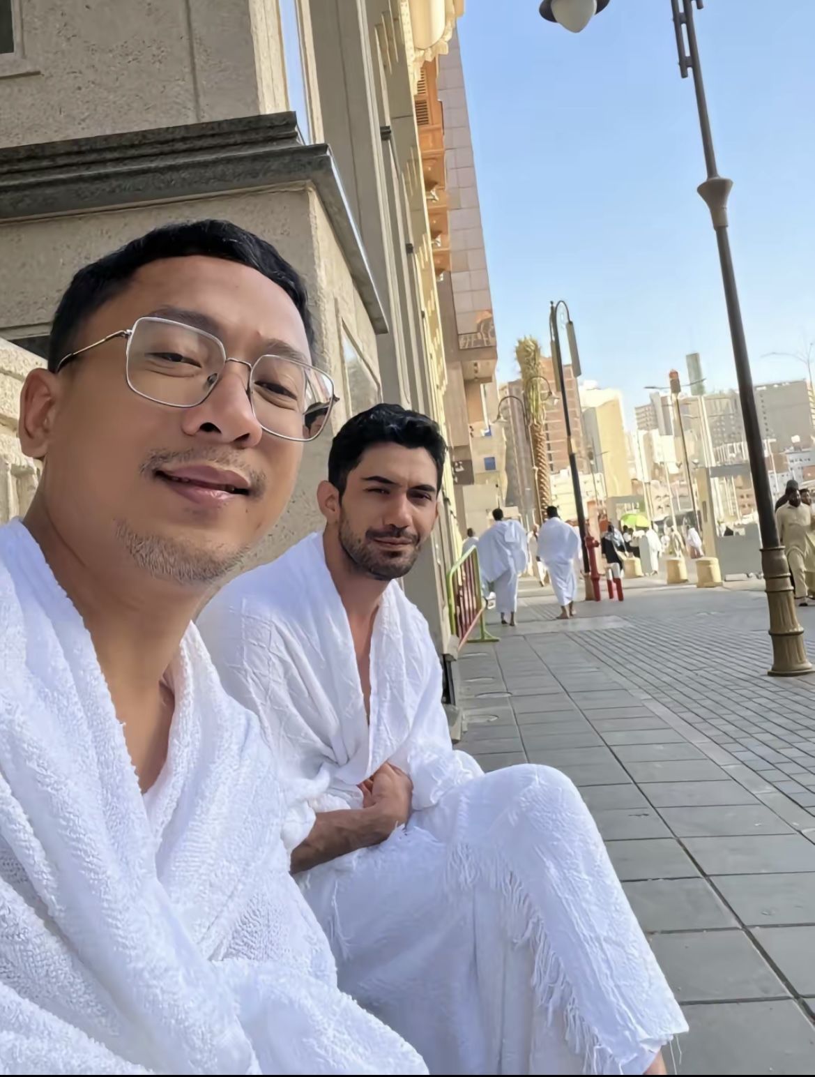 Reza Rahadian Umrah
