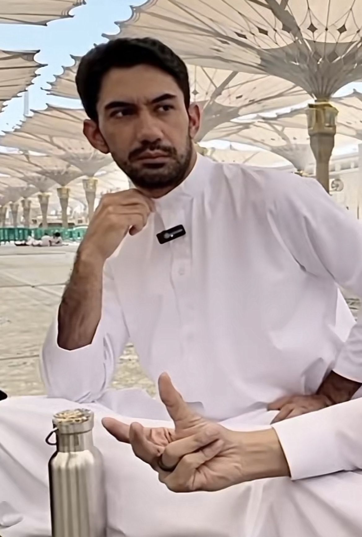 Reza Rahadian Umrah