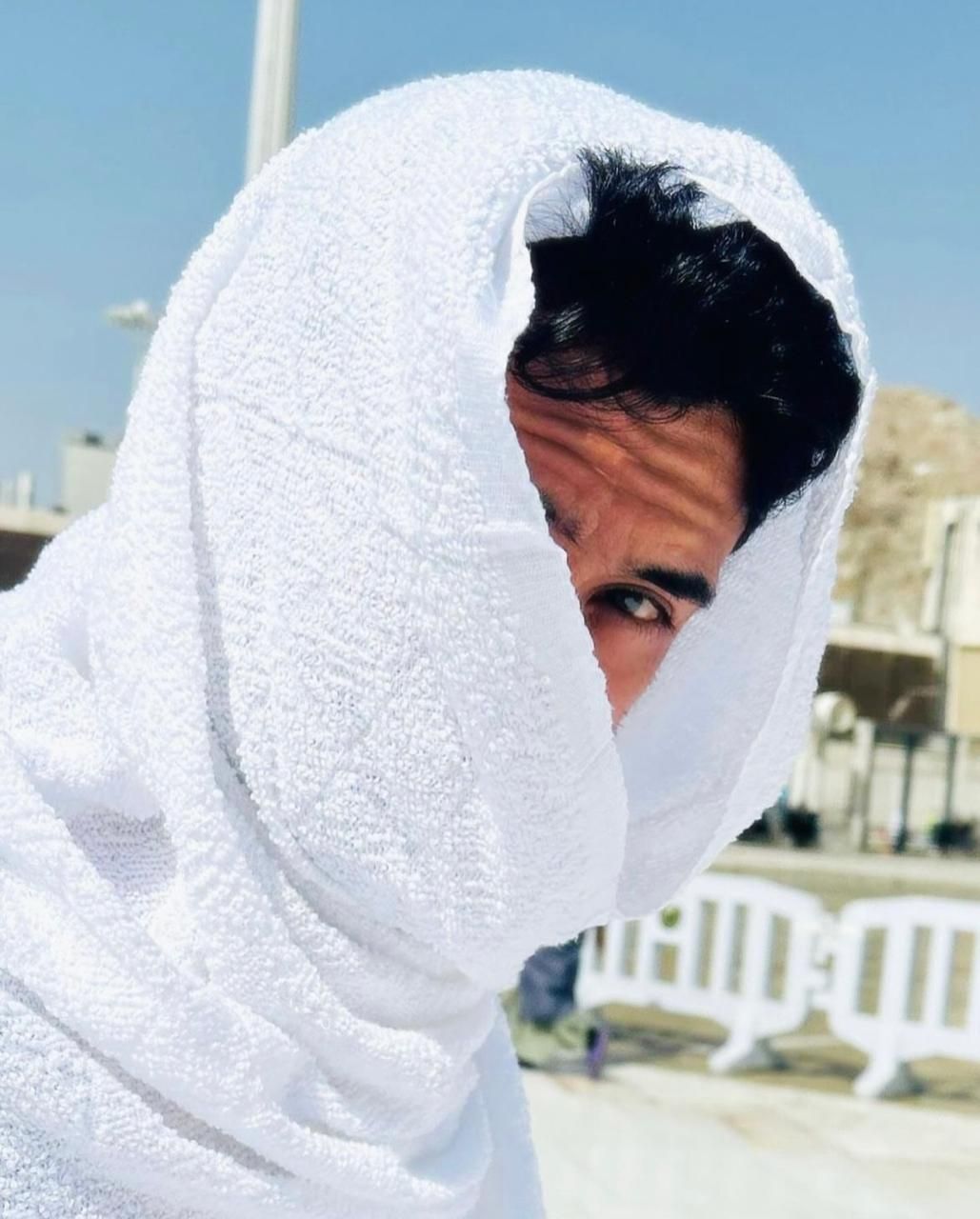 Reza Rahadian umrah