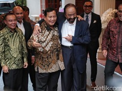 Usai Ketemu Prabowo, Surya Paloh Bilang Bersama Pemerintah Lebih Baik