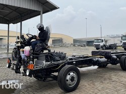 Mengenal Perbedaan Sasis Bus dan Truk