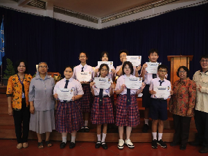 SMP Regina Pacis Tingkatkan Kompetensi Siswa ke Tingkat Internasional