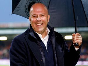 Slot Sebut Gaya Mainnya Tak Beda Jauh dari Klopp