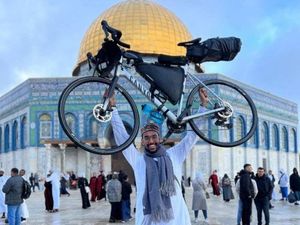 Pemuda Jerman Ini Bersepeda ke Masjid Al Aqsa selama 2 Bulan, Ada Apa?