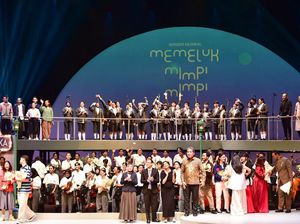 Potret Siswa SMM Yogya Sukses Unjuk Gigi di Drama Musikal Memeluk Mimpi-mimpi Potret Siswa SMM Yogya Sukses Unjuk Gigi di Drama Musikal Memeluk Mimpi-mimpi