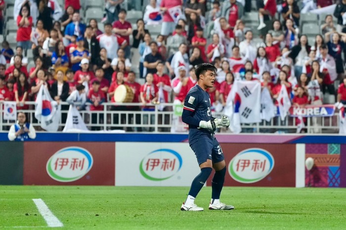 Ernando Ari berhasil menahan dua tendangan penalti Korea Selatan dalam laga perempatfinal Piala Asia U-23.