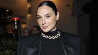 Foto Gal Gadot Kembali Eksis Setelah Diam-diam Hamil dan Melahirkan