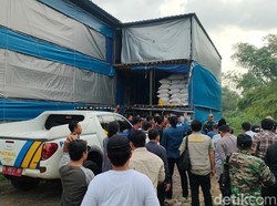 Warga Paiton Probolinggo Desak Kandang Ayam Tak Berizin Segera Ditutup