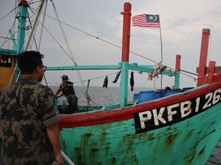 KKP Amankan Kapal Ilegal Berbendera Malaysia Tangkap Ikan di Selat Malaka