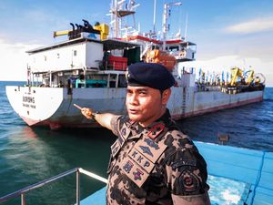 Kapal Asing Ketahuan Keruk Pasir Laut RI, KKP Langsung Kejar Kapal Asing Ketahuan Keruk Pasir Laut RI, KKP Langsung Kejar