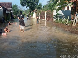 Jengah Warga Tanjungsari Puluhan Tahun Hadapi Banjir Langganan