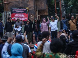 Mantan Aktivis 98 Gelar Mimbar Rakyat di Kampus UNJ Mantan Aktivis 98 Gelar Mimbar Rakyat di Kampus UNJ