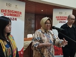 Namanya Masuk Bursa Cagub Jakarta, Risma: Aku Tidak Punya Uang