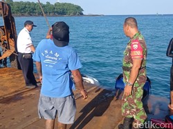Mobil Ditumpangi Pasutri Tercebur ke Laut Saat Keluar Kapal di Padangbai