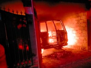 Mobil Warga Terbakar dalam Garasi Sewaan di Karangasem