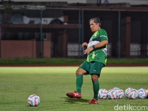Pelatih Kiper Persebaya Bicara soal Lisensi AFC Persebaya