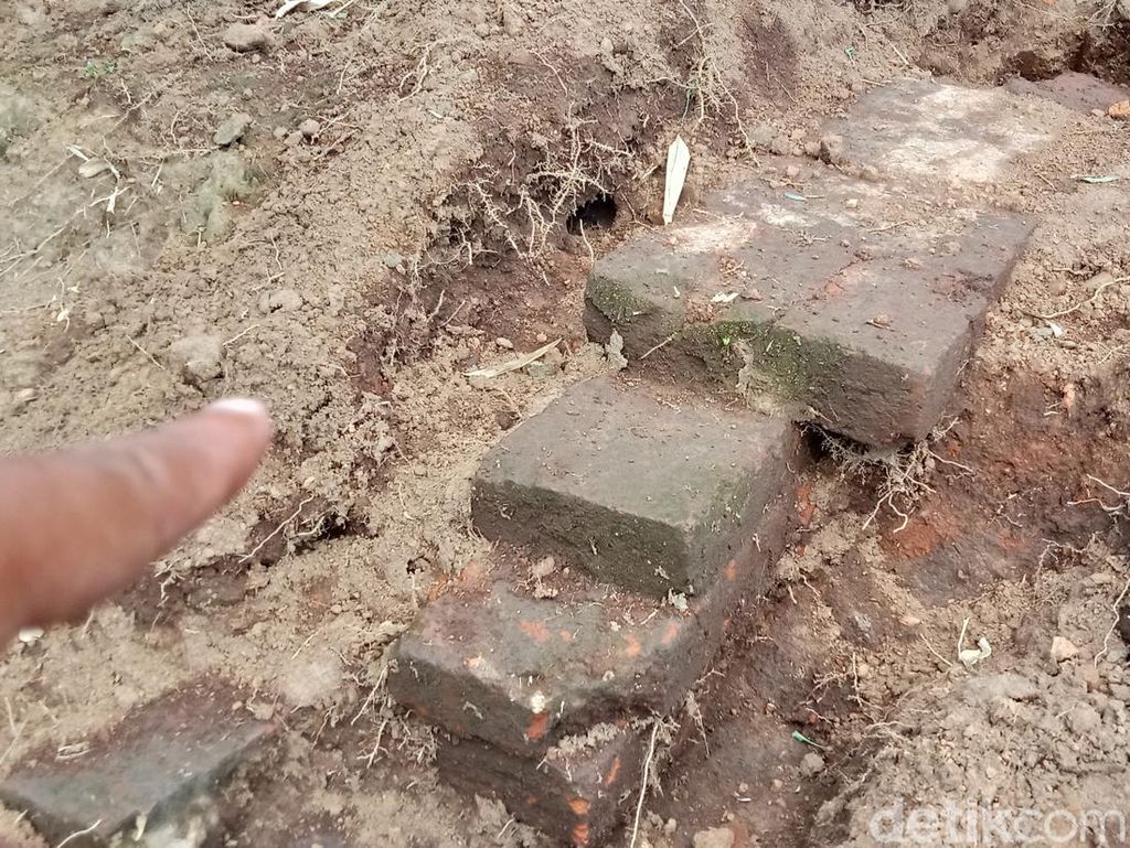 Ditemukan Struktur Batu Bata Jumbo di Situs Yoni Candirejo Klaten