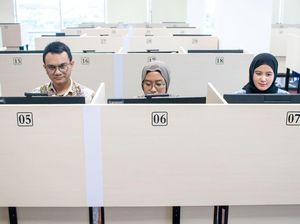 23 Ribu Peserta Ikuti UTBK di Unesa, 1.098 Komputer Disiapkan 23 Ribu Peserta Ikuti UTBK di Unesa, 1.098 Komputer Disiapkan