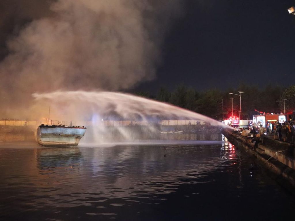 Kebakaran 4 Kapal Nelayan di Cilacap Diduga Dipicu Korsleting