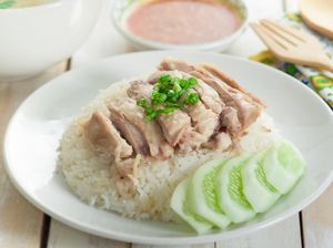 Resep Nasi Ayam Hainan Rice Cooker, Gurih Pulen dan Gampang Dibuat Resep Nasi Ayam Hainan Rice Cooker, Gurih Pulen dan Gampang Dibuat