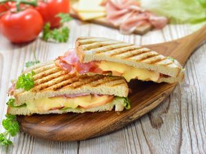 Pelanggan Ini Kaget Beli Roti Panggang di Kafe Harganya Rp 150 Ribu