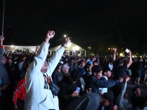 Seribu Orang Nobar Indonesia Vs Korsel di Polres Pasuruan Kota