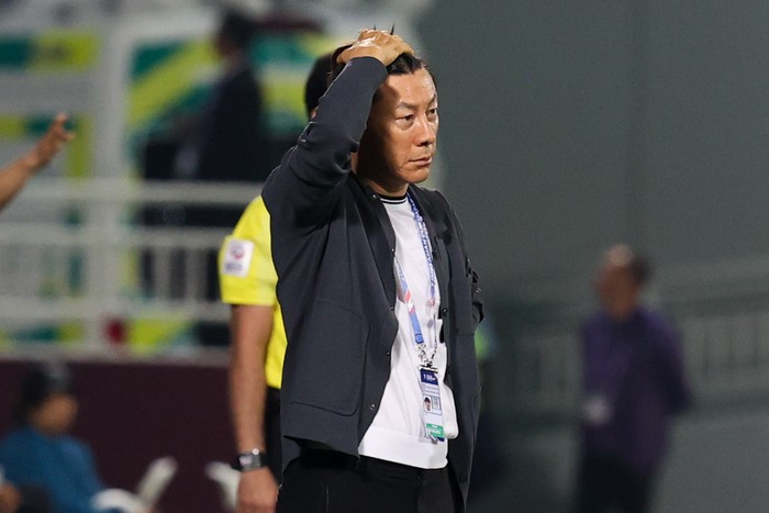 DOHA, QATAR - APRIL 25: Shin Tae Yong coach of Indonesia reacts during the AFC U23 Asian Cup Quarter Final match between South Korea and Indonesia at Abdullah Bin Khalifa Stadium on April 25, 2024 in Doha, Qatar. (Photo by Zhizhao Wu/Getty Images)