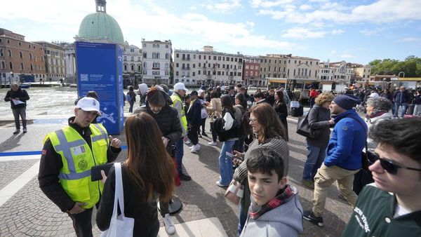 Suasana Venesia yang Mulai Terapkan Tiket Masuk untuk Wisatawan