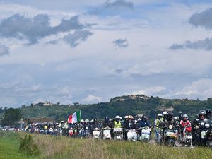 Puluhan Ribu Penggemar Vespa Kumpul di Pontedera, Ada Apa? Puluhan Ribu Penggemar Vespa Kumpul di Pontedera, Ada Apa?