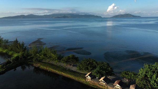 Wisata Pulau Padamarang dan Pantai Shaka di Kolaka