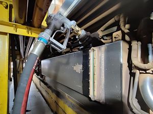 Penasaran Cara Isi Bahan Bakar Kereta? Ternyata Begini Prosesnya Penasaran Cara Isi Bahan Bakar Kereta? Ternyata Begini Prosesnya