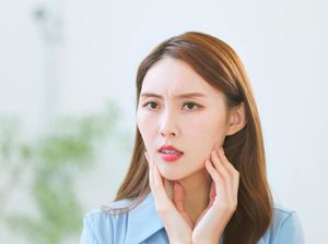 5 Bahan Skincare Aneh Viral, Toner dari Cairan Infus Hingga Urine untuk Jerawat 5 Bahan Skincare Aneh Viral, Toner dari Cairan Infus Hingga Urine untuk Jerawat
