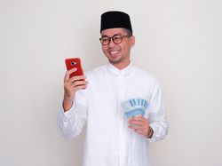 Hukum Membayar Zakat Fitrah Secara Online, Apakah Sah?