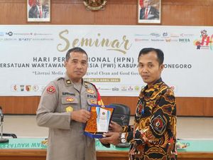 Sinergi dengan Media, Kapolres Bojonegoro Diganjar Penghargaan Sinergi dengan Media, Kapolres Bojonegoro Diganjar Penghargaan