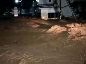 Banjir Bandang Terjang Enrekang, Jalan Poros ke Toraja Lumpuh Total