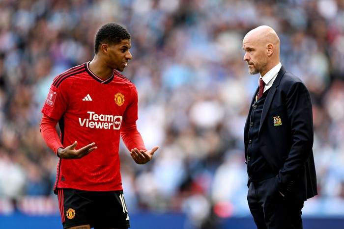 LONDON, ENGLAND - APRIL 21: Marcus Rashford speaks to Erik ten Hag, Manager of Manchester United, during the Emirates FA Cup Semi Final match between Coventry City and Manchester United at Wembley Stadium on April 21, 2024 in London, England. (Photo by Michael Regan - The FA/The FA via Getty Images)