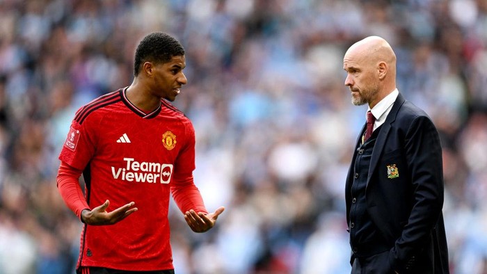 LONDON, ENGLAND - APRIL 21: Marcus Rashford speaks to Erik ten Hag, Manager of Manchester United, during the Emirates FA Cup Semi Final match between Coventry City and Manchester United at Wembley Stadium on April 21, 2024 in London, England. (Photo by Michael Regan - The FA/The FA via Getty Images)