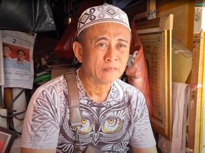 Cerita Pedagang Bingkai Prabowo-Gibran: Pernah Diprotes Pendukung Paslon Lain