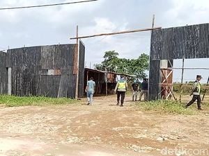 Sebuah Gudang di Palembang Dibongkar Polisi, Diduga Tempat Penimbunan BBM