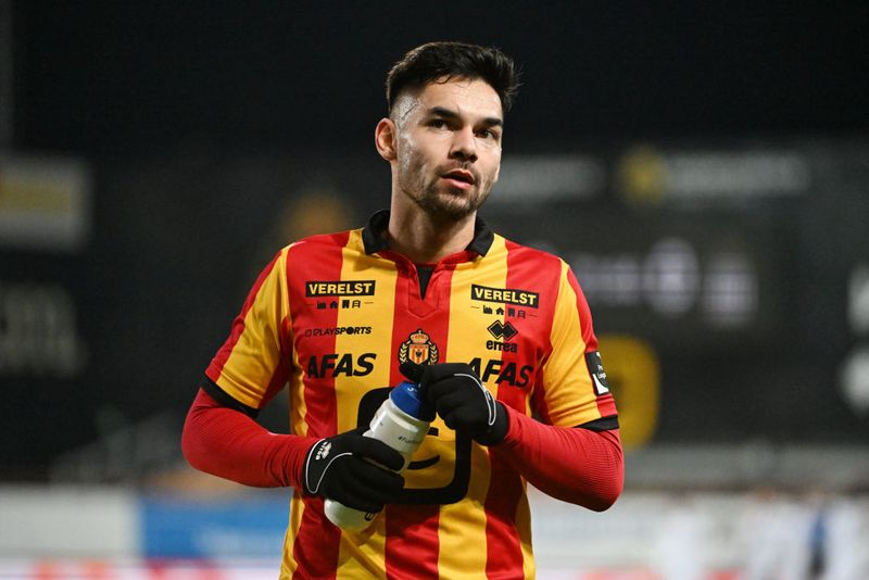 MECHELEN, BELGIUM - NOVEMBER 11: Sandy Walsh of Mechelen pictured during a football game between KV Mechelen and Sporting Charleroi on match day 14 of the Jupiler Pro League season 2023 - 2024 competition on November 11, 2023 in Mechelen, Belgium. (Photo by Isosport/MB Media/Getty Images)