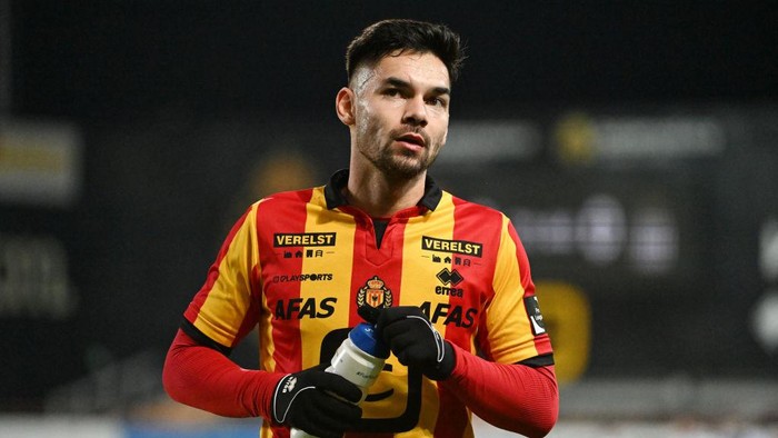 MECHELEN, BELGIUM - NOVEMBER 11: Sandy Walsh of Mechelen pictured during a football game between KV Mechelen and  Sporting Charleroi on match day 14 of the Jupiler Pro League season 2023 - 2024 competition on November 11, 2023 in Mechelen, Belgium. (Photo by Isosport/MB Media/Getty Images)