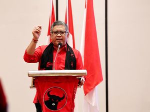 Hasto Sebut Pertemuan Megawati-Prabowo Bisa Terjadi saat Agenda Nasional Hasto Sebut Pertemuan Megawati-Prabowo Bisa Terjadi saat Agenda Nasional