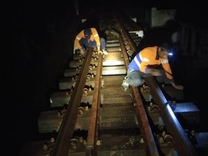 KAI Daop 1 Jakarta Sempat Berhentikan 5 KA Akibat Gempa Garut